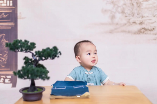 禹城三个月宝宝抬头不稳